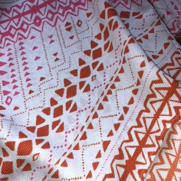 BCBGMaxzaria Flounce Top/ geometric print - Picture 5 of 6